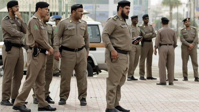 Saudi Police, Arrest Man, Assaults Daughter, Puts Video on Social Media