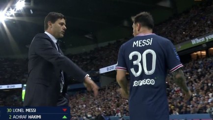 Lionel Messi Angry, Shuns Coach after Substitution, PSG Fans React
