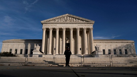 US Supreme Court Receives Low Approval from Citizens, Poll Finds
