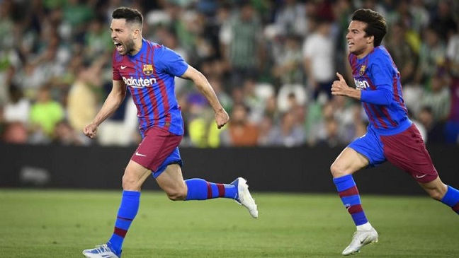 Barcelona qualify for Champions League after late Jordi Alba goal