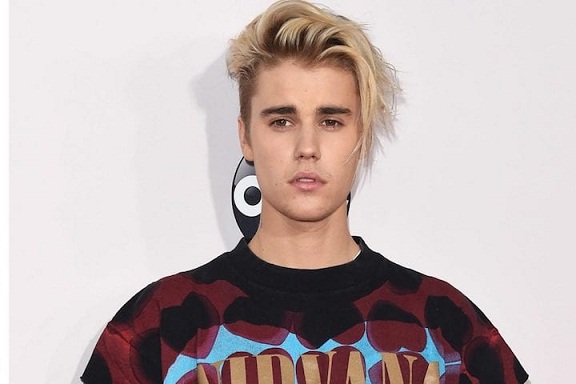 Justin Bieber reveals he’s diagnosed with partial face paralysis (See video)