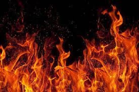Courageous wife grabs husband who sets her ablaze, as both burn to death 