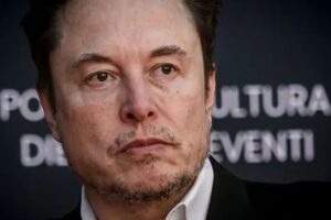 Elon Musk, Neuralink, Wireless chip, Human brain