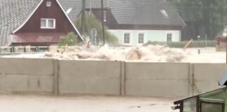Climate change increases likelihood of more flooding events, report says Climate change, Flooding events