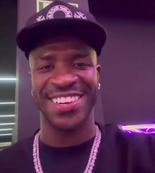 Pictures being circulated on social media claiming to those of Vinícius Jr.